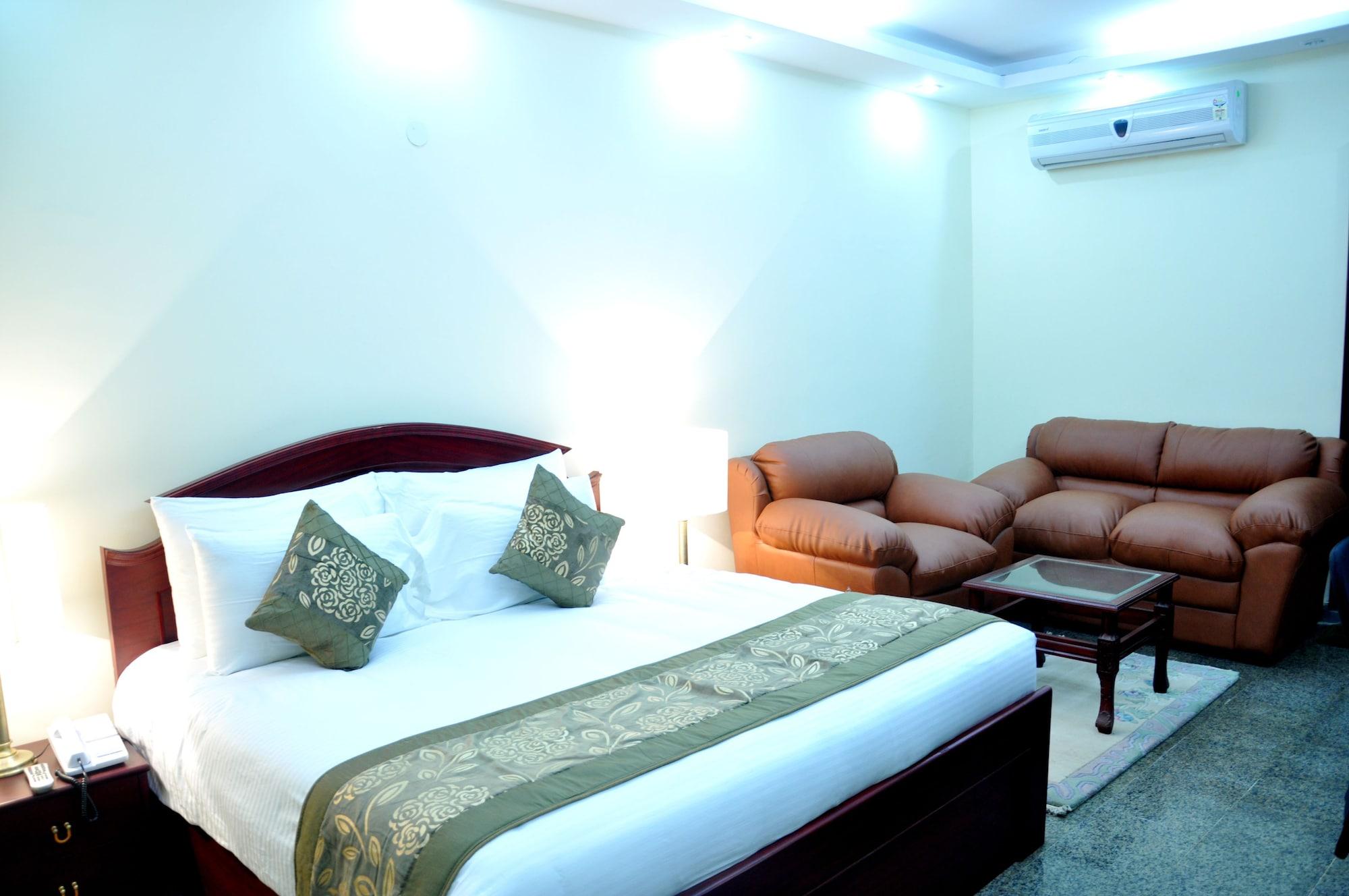 Oyo 367 Hotel Forest Green Нью-Делі Екстер'єр фото