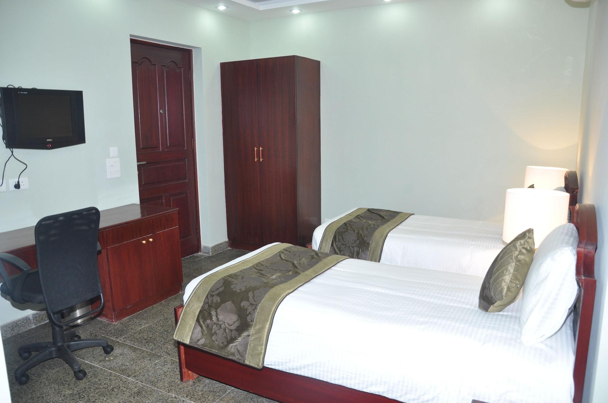 Oyo 367 Hotel Forest Green Нью-Делі Екстер'єр фото