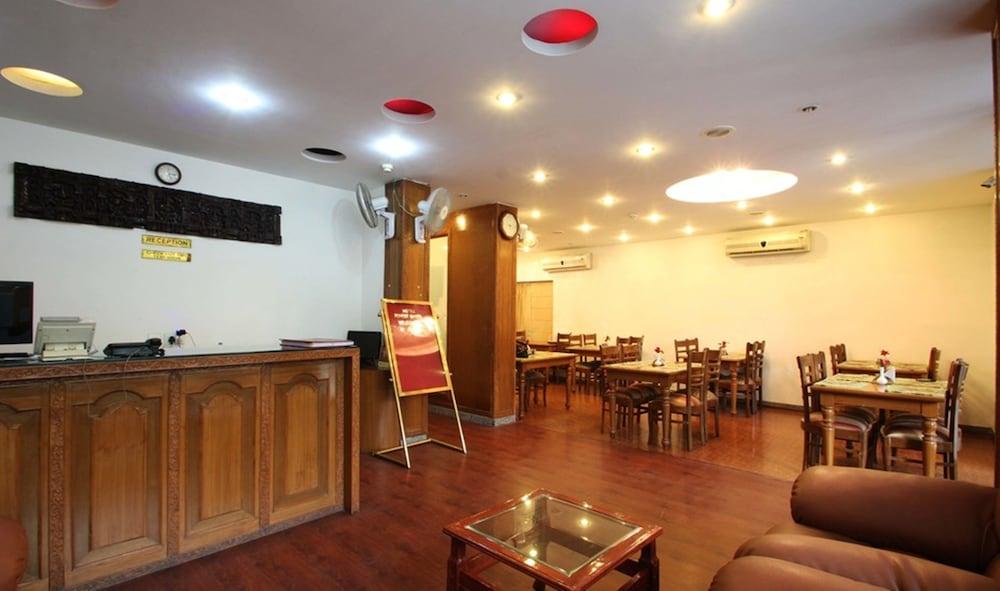 Oyo 367 Hotel Forest Green Нью-Делі Екстер'єр фото