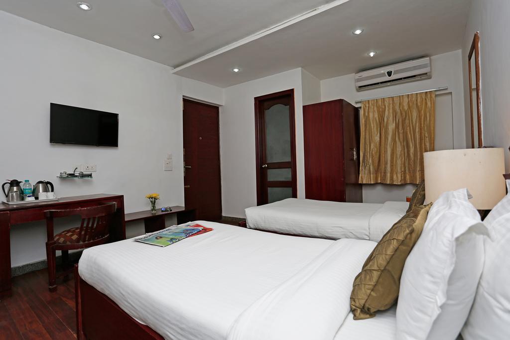 Oyo 367 Hotel Forest Green Нью-Делі Екстер'єр фото