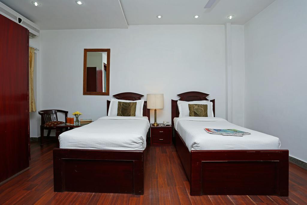 Oyo 367 Hotel Forest Green Нью-Делі Екстер'єр фото