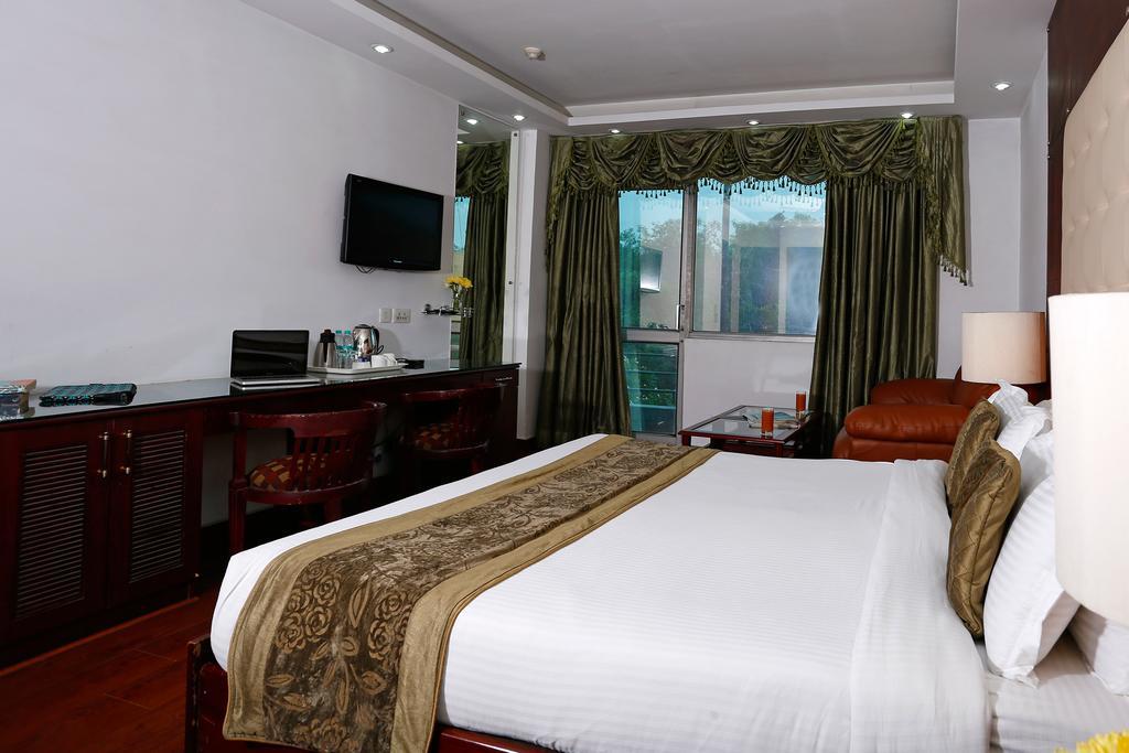Oyo 367 Hotel Forest Green Нью-Делі Екстер'єр фото