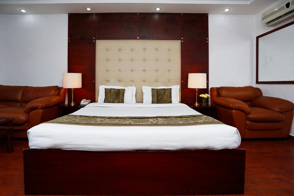 Oyo 367 Hotel Forest Green Нью-Делі Екстер'єр фото