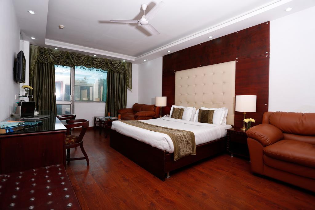Oyo 367 Hotel Forest Green Нью-Делі Екстер'єр фото