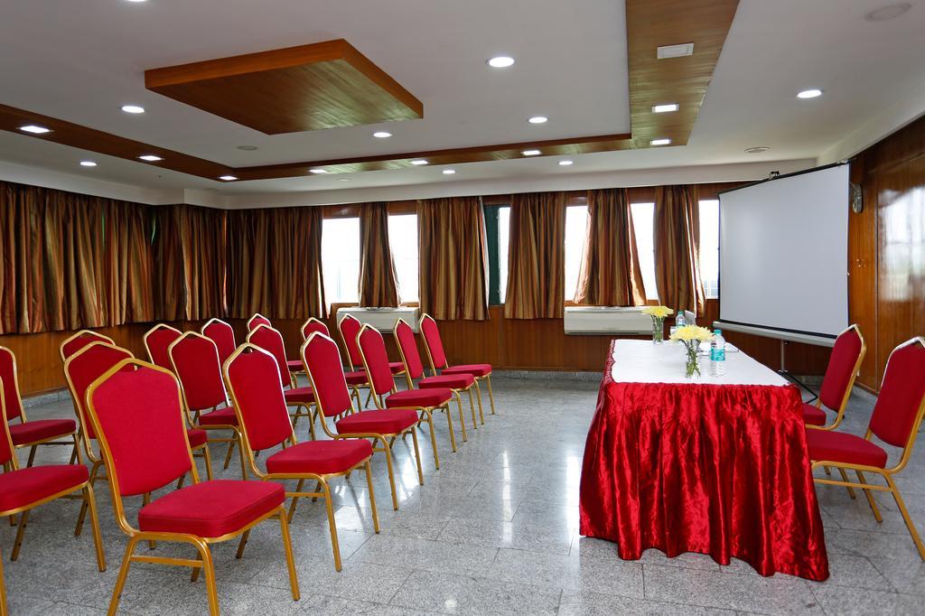 Oyo 367 Hotel Forest Green Нью-Делі Екстер'єр фото