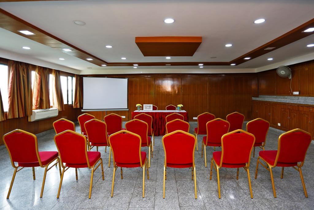 Oyo 367 Hotel Forest Green Нью-Делі Екстер'єр фото